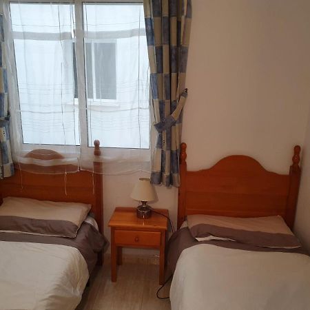Apartment Close To All Amenities Торевьиа Экстерьер фото